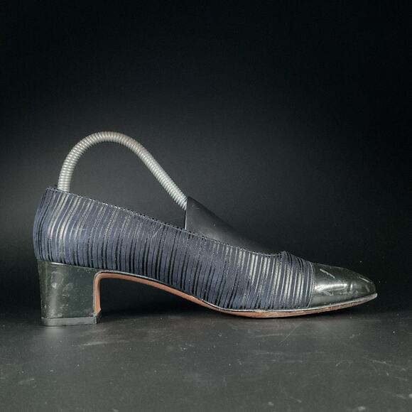 Salvatore Ferragamo Women's Size 7.5 B Patent Leather Classic Pumps Slip Heels - Picture 5 of 9